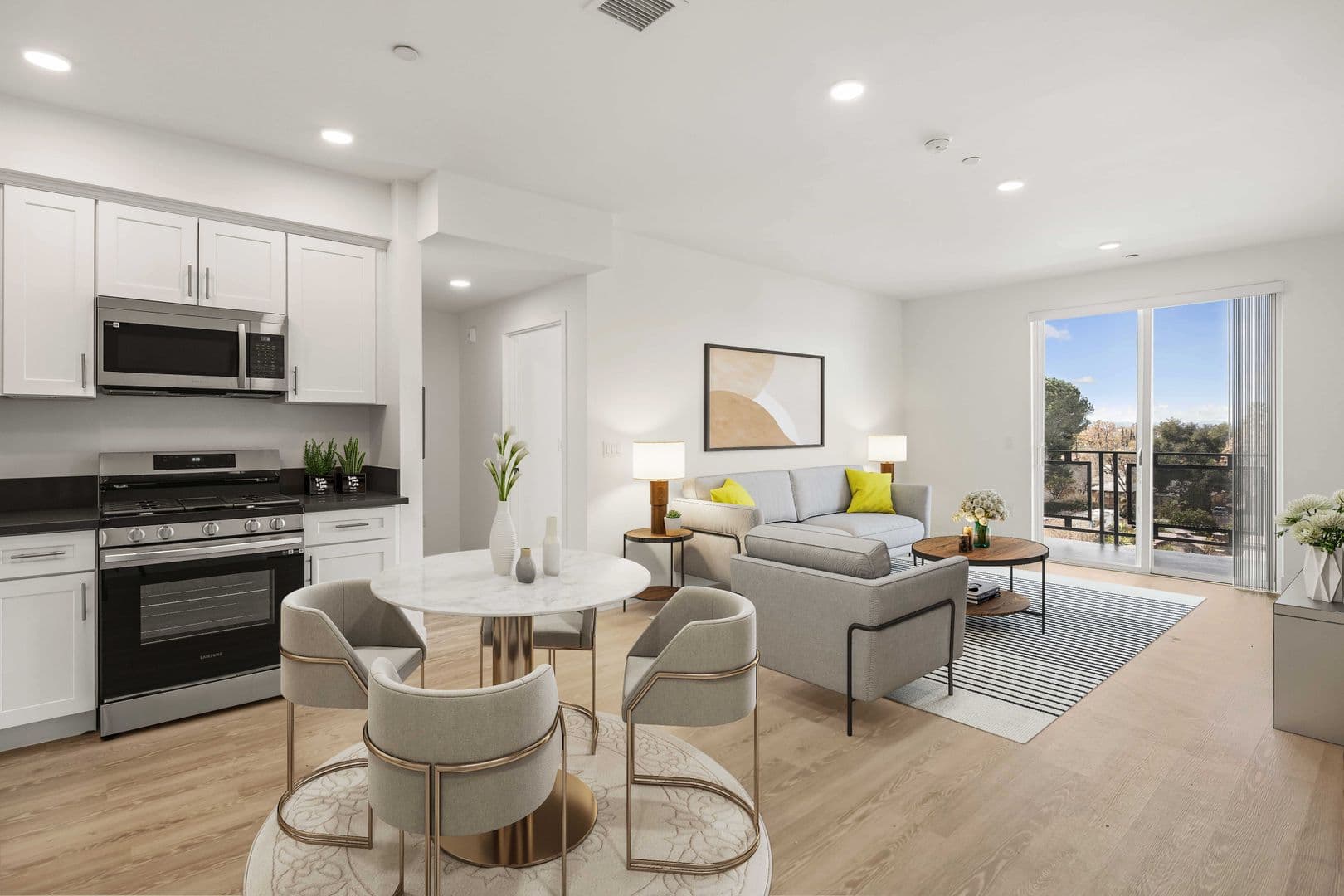 North Hollywood Apartment: 11714 Archwood Street