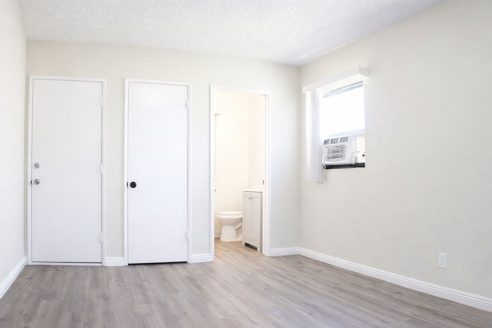 North Hollywood Apartment: 6859-6865 Fulton Ave.