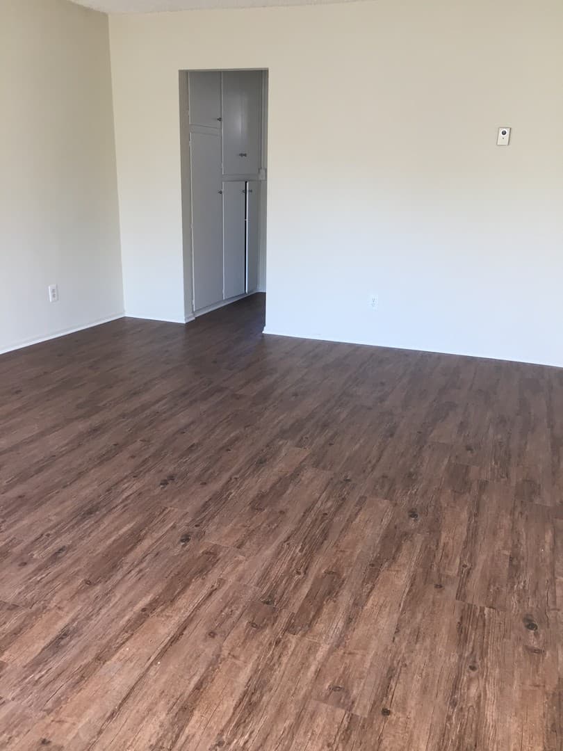 Canoga Park Apartment: 8741 Owensmouth Avenue