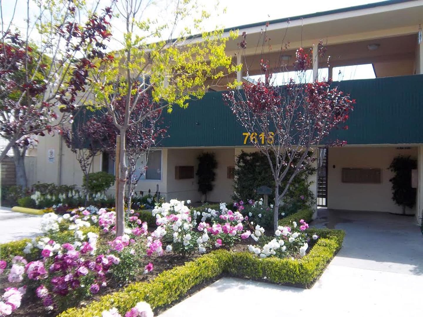 No. Hollywood Apartment: 7616 Fulton Avenue