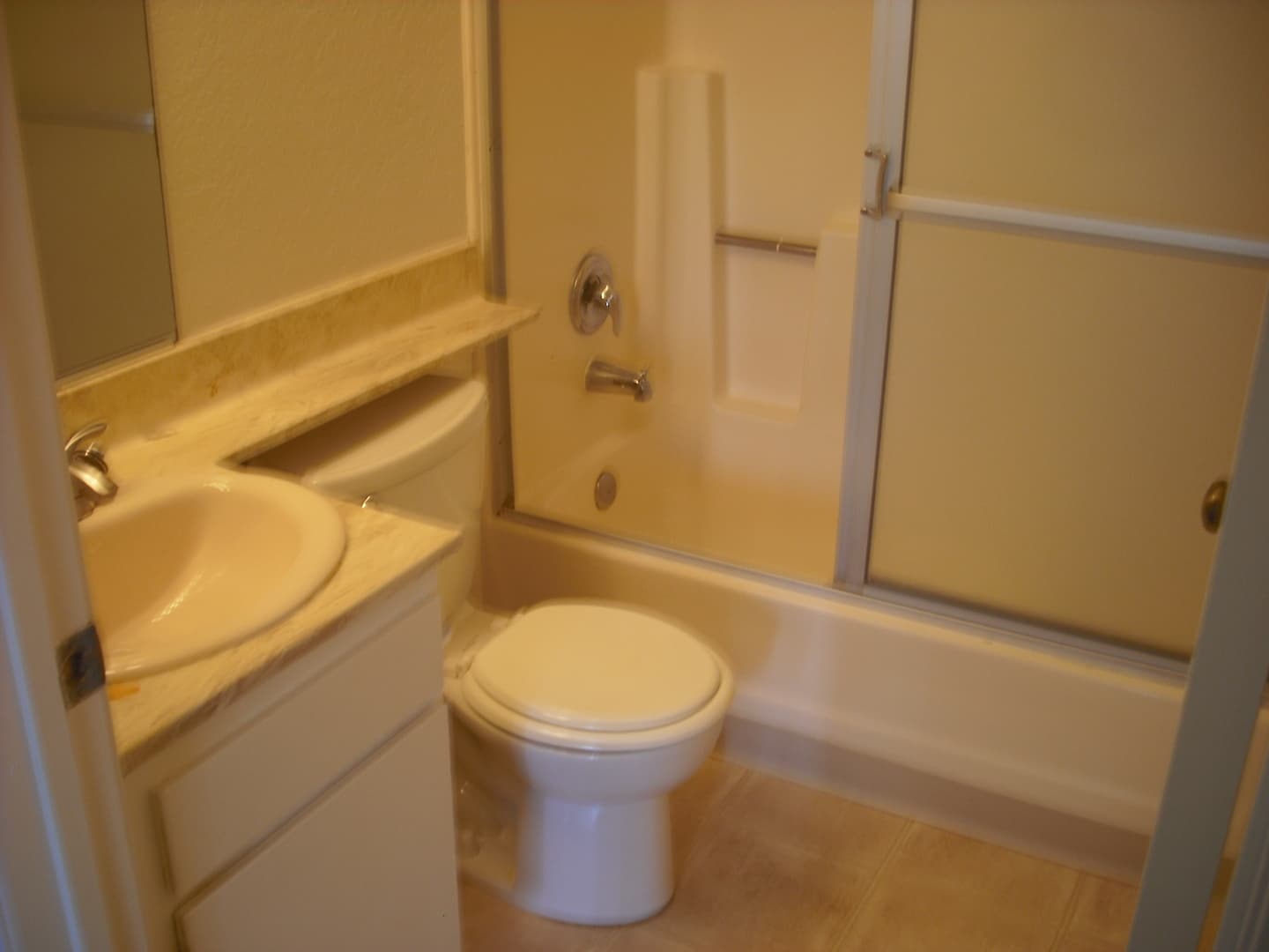 Canoga Park Apartment: 7255 Independence Ave