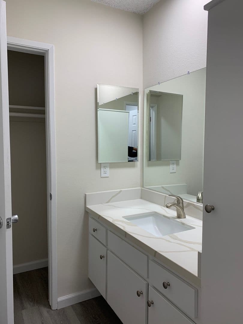 Canoga Park Apartment: 7909 Topanga Canyon Blvd