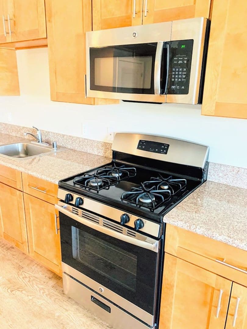 Van Nuys Apartment: 15313 Cabrito Rd