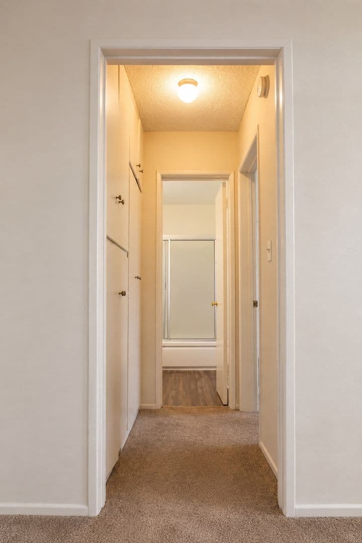 Van Nuys Apartment: 15120 Victory Blvd
