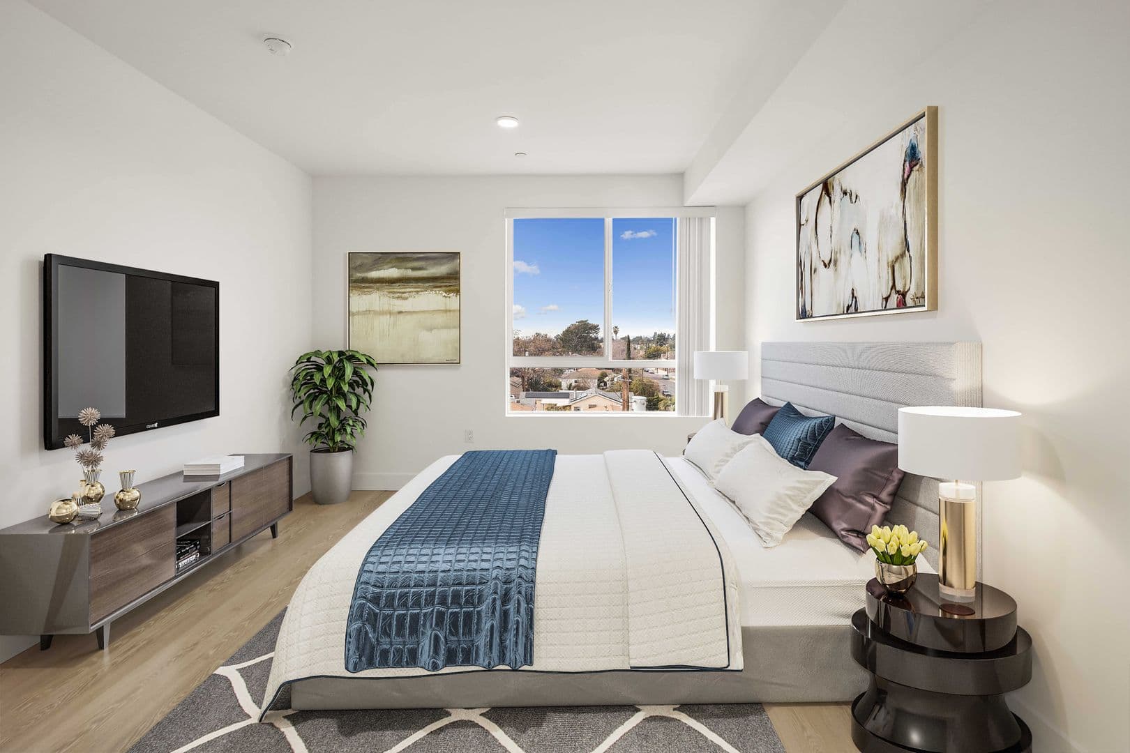 North Hollywood Apartment: 11714 Archwood Street
