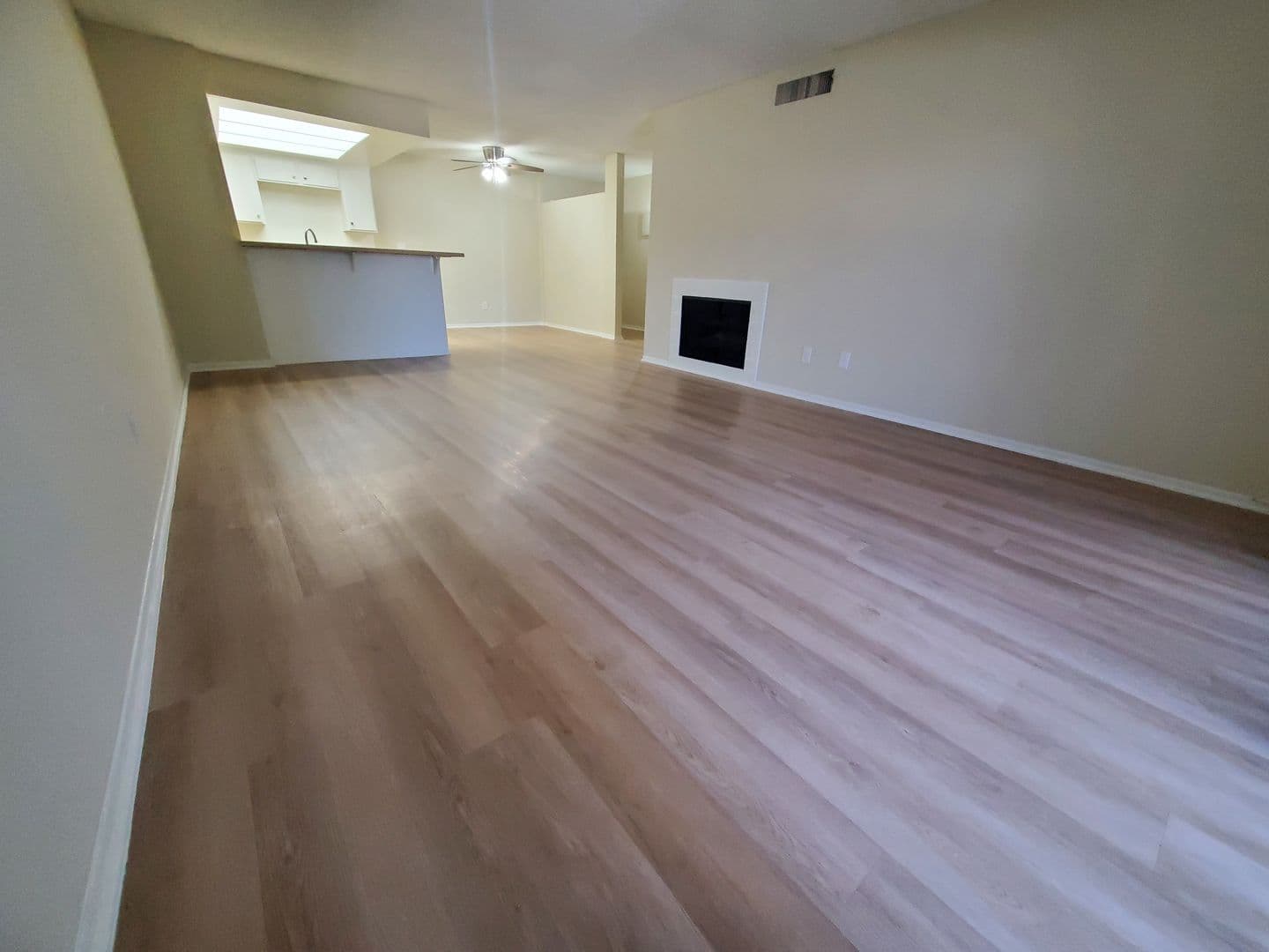 Valley Village Apartment: 12411 Magnolia Blvd