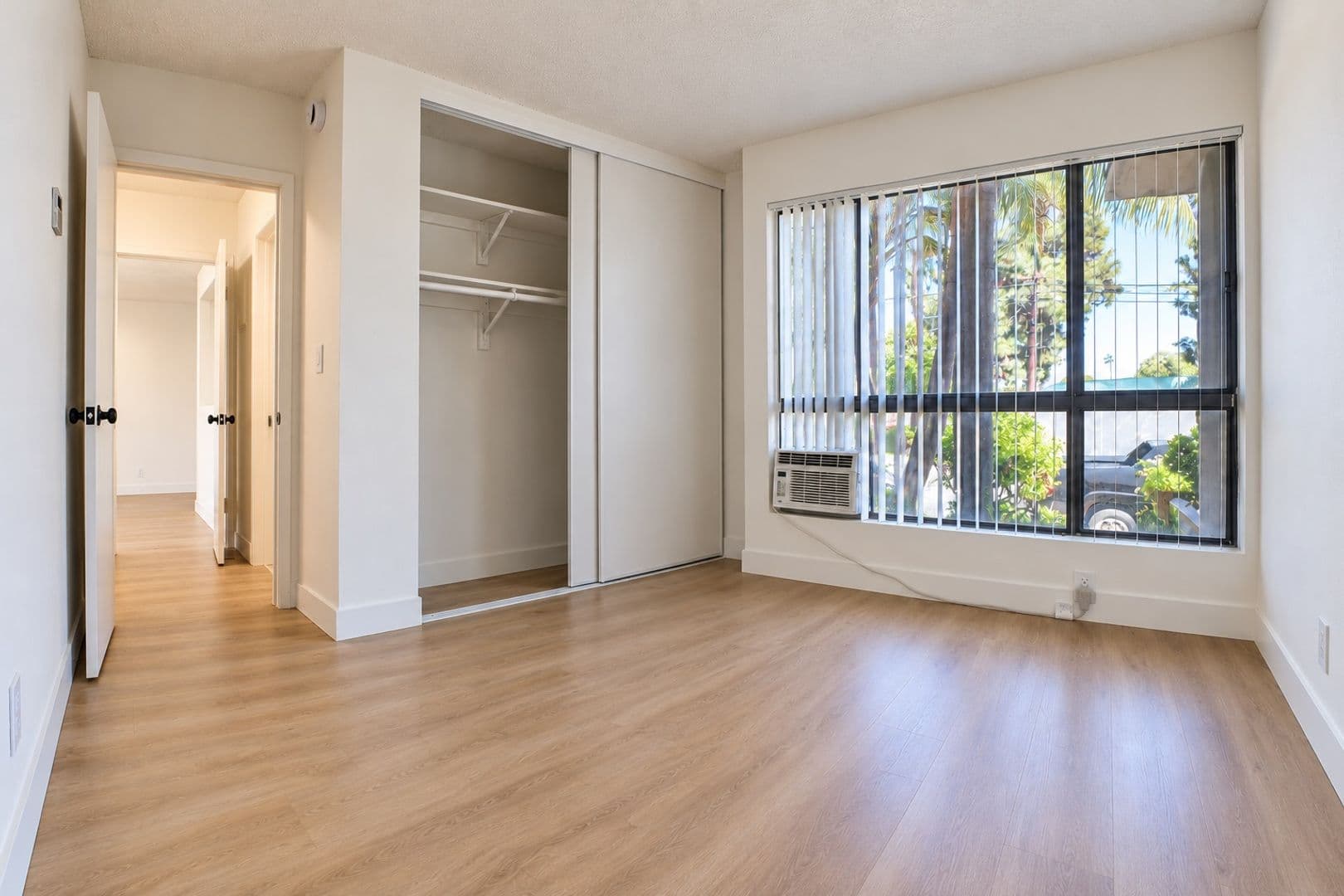 Porter Ranch Apartment: 10557 Lindley Ave.