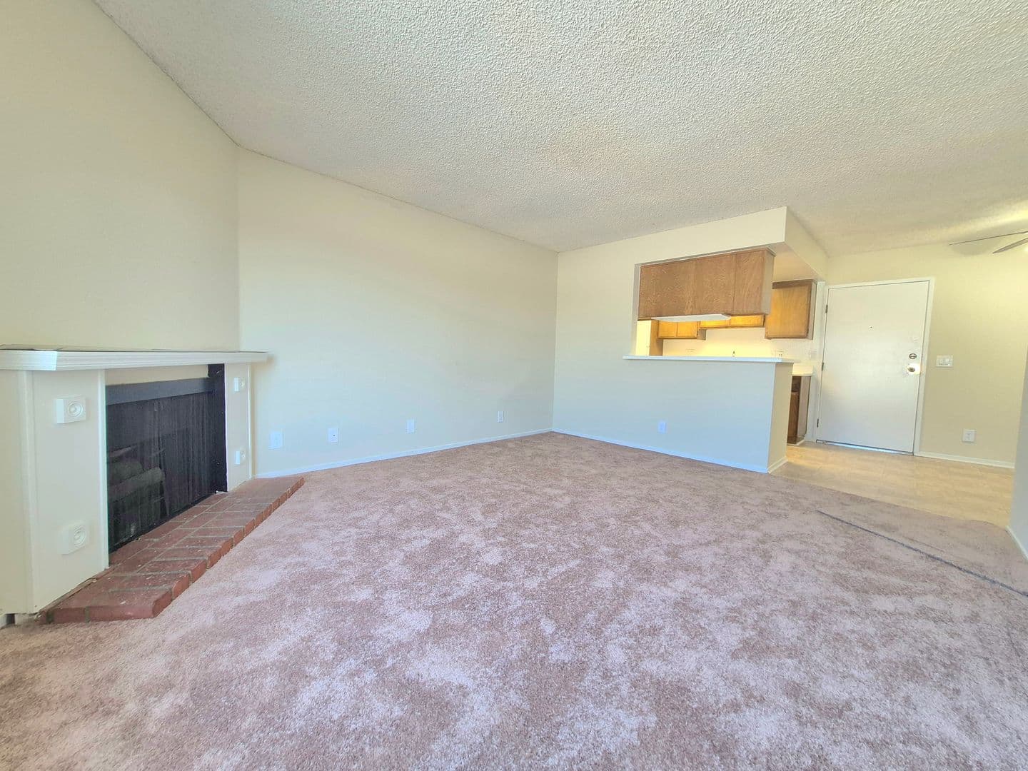 Canoga Park Apartment: 7255 Independence Ave