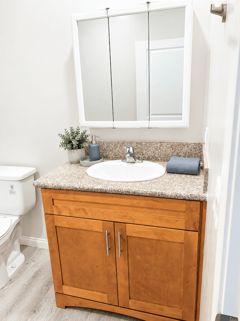 Van Nuys Apartment: 15313 Cabrito Rd