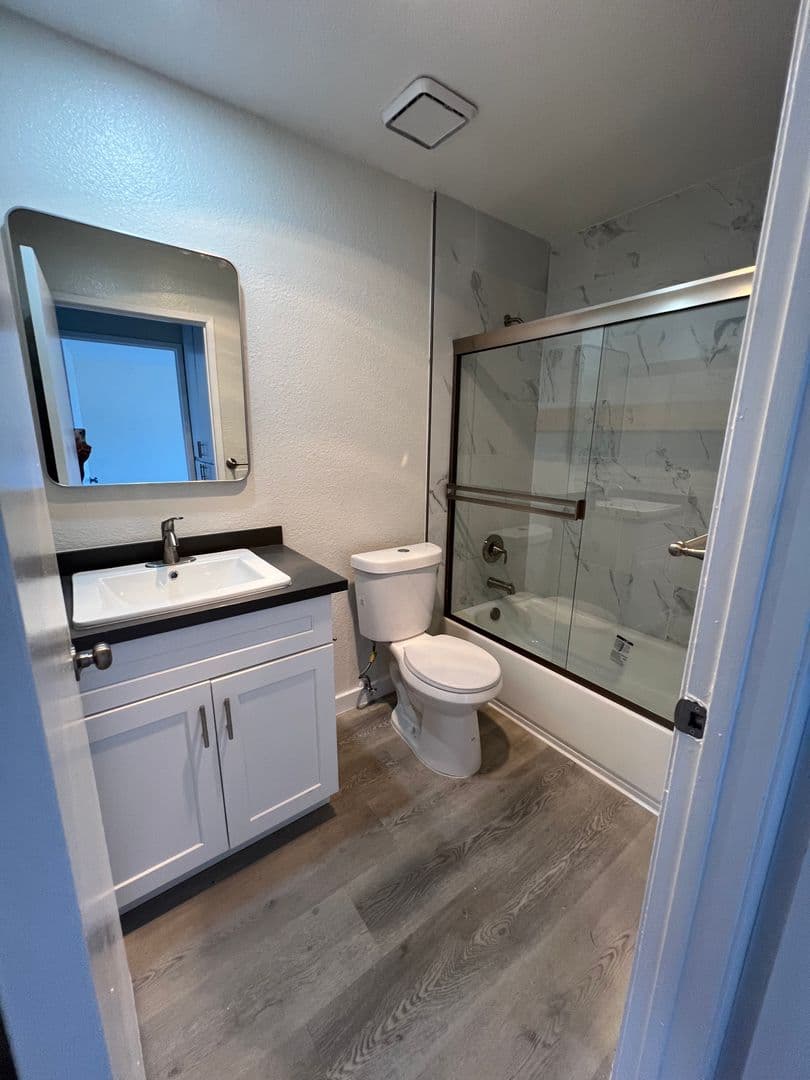 North Hills Apartment: 8545 Columbus Ave.
