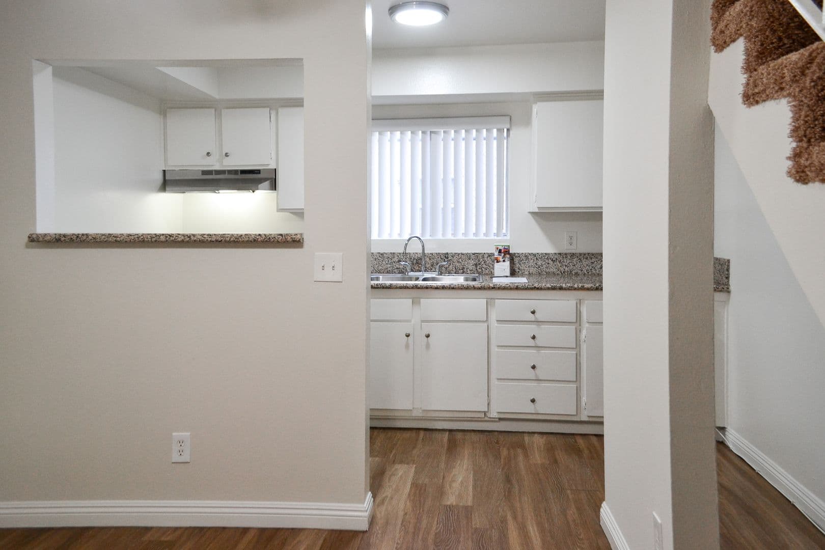 Canoga Park Apartment: 21445 Saticoy St.