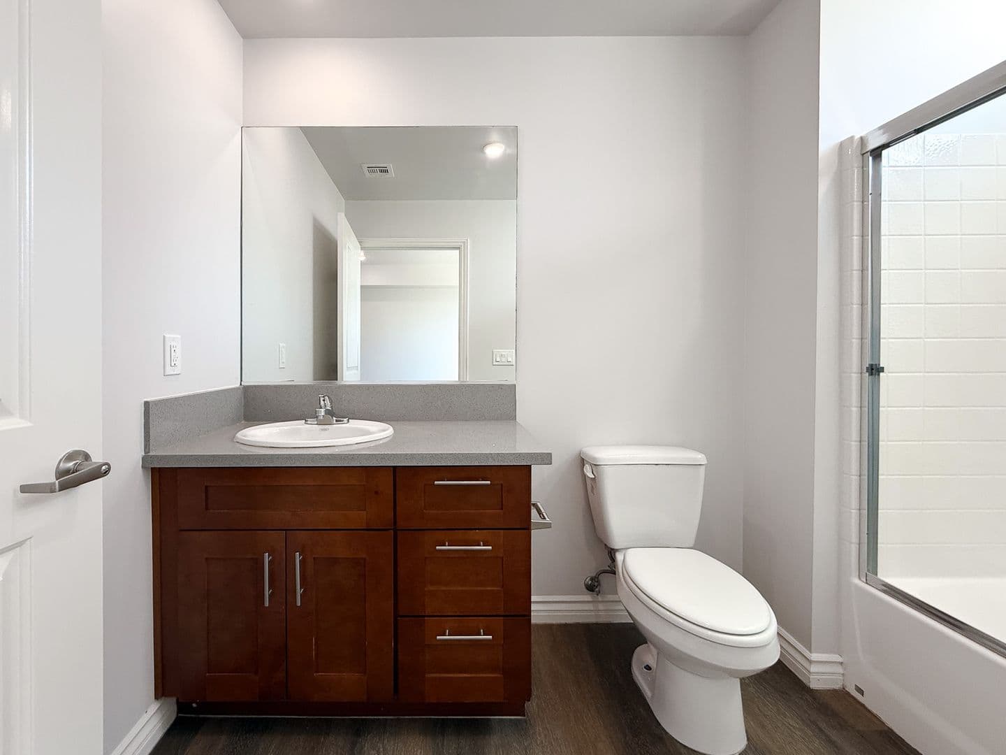Reseda Apartment: 18711 Sherman Way