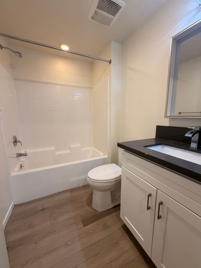 North Hills Apartment: 15528 Rayen Street