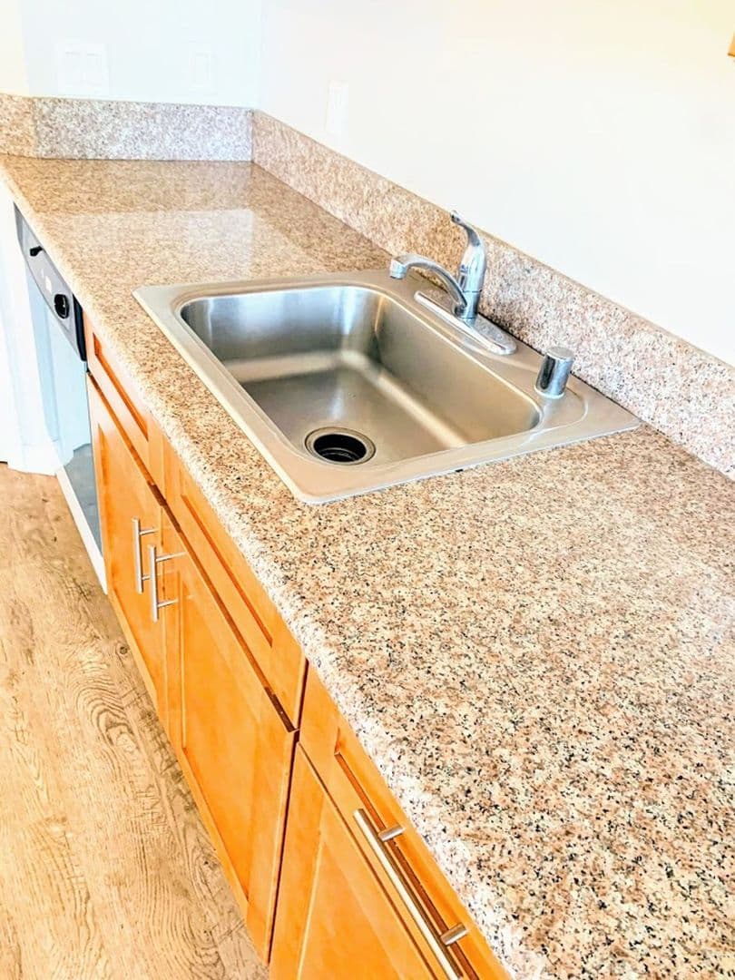 Van Nuys Apartment: 15313 Cabrito Rd