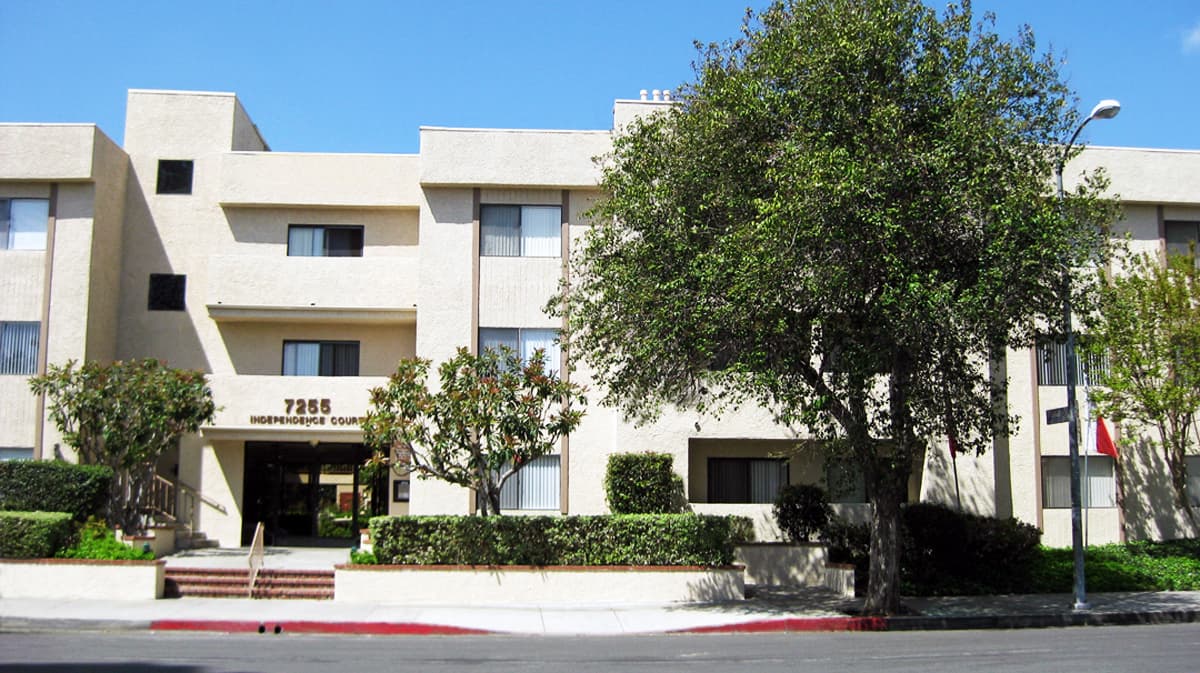Canoga Park Apartment: 7255 Independence Ave