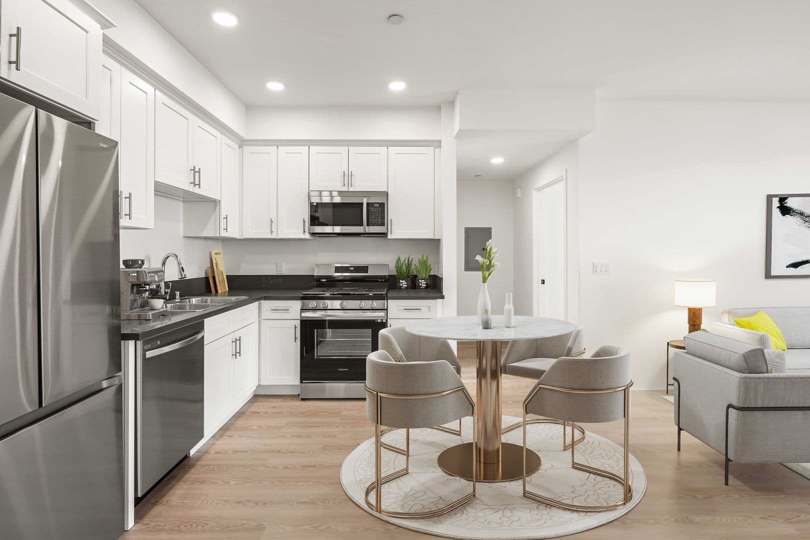 North Hollywood Apartment: 11714 Archwood Street