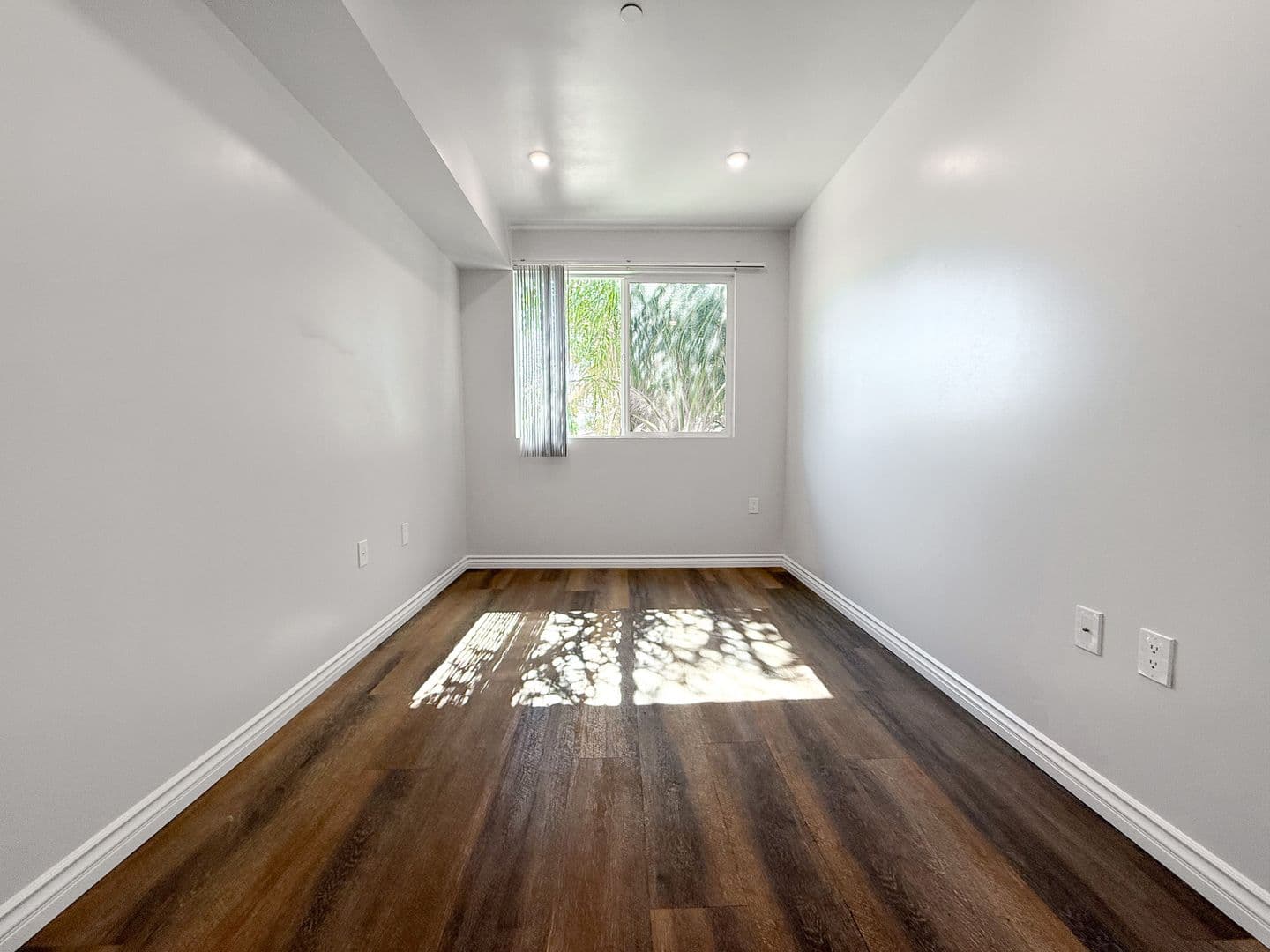 Reseda Apartment: 18711 Sherman Way