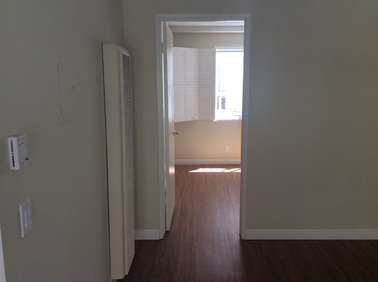 Canoga Park Apartment: 8360 Northgate Avenue