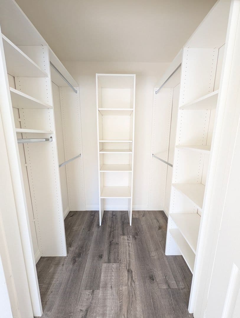 Sherman Oaks Apartment: 13535 Moorpark Street
