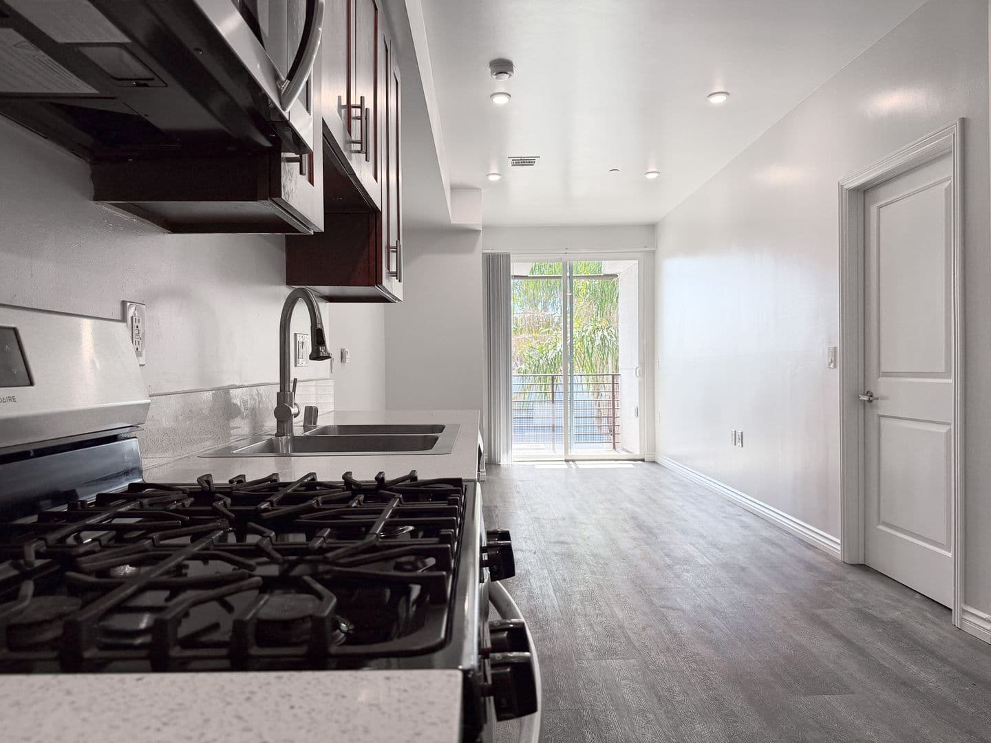 Reseda Apartment: 18711 Sherman Way