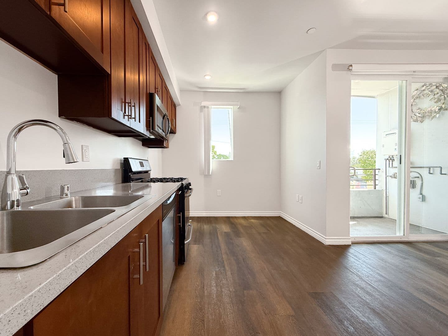 Reseda Apartment: 18711 Sherman Way
