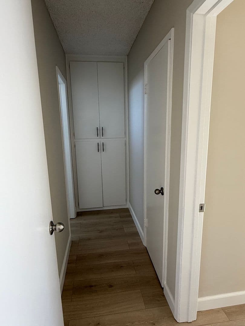 Winnetka Apartment: 20501 Vanowen Street