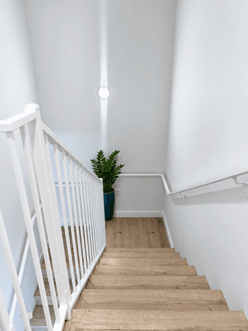 Panorama City Apartment: 14828 Rayen Street
