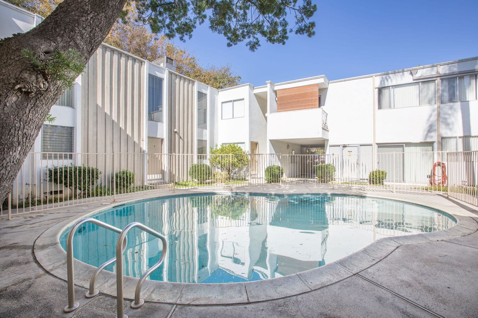 Northridge Apartment: 18100 Roscoe Blvd.