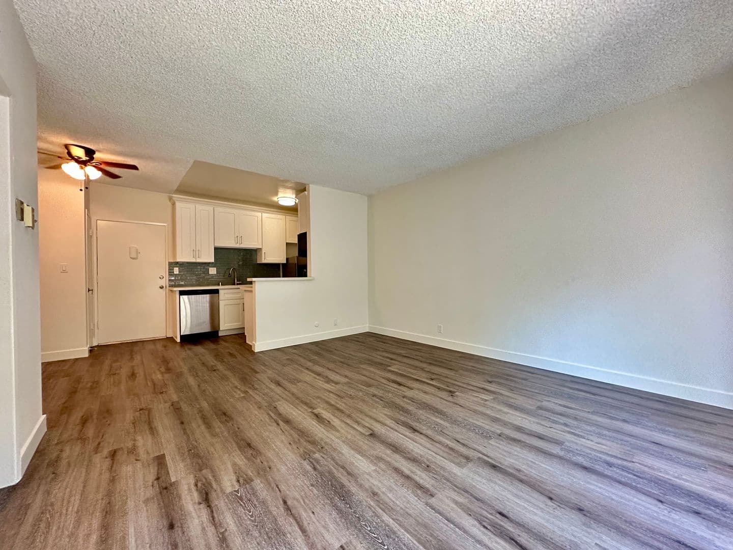 Sherman Oaks Apartment: 14320 Addison St.
