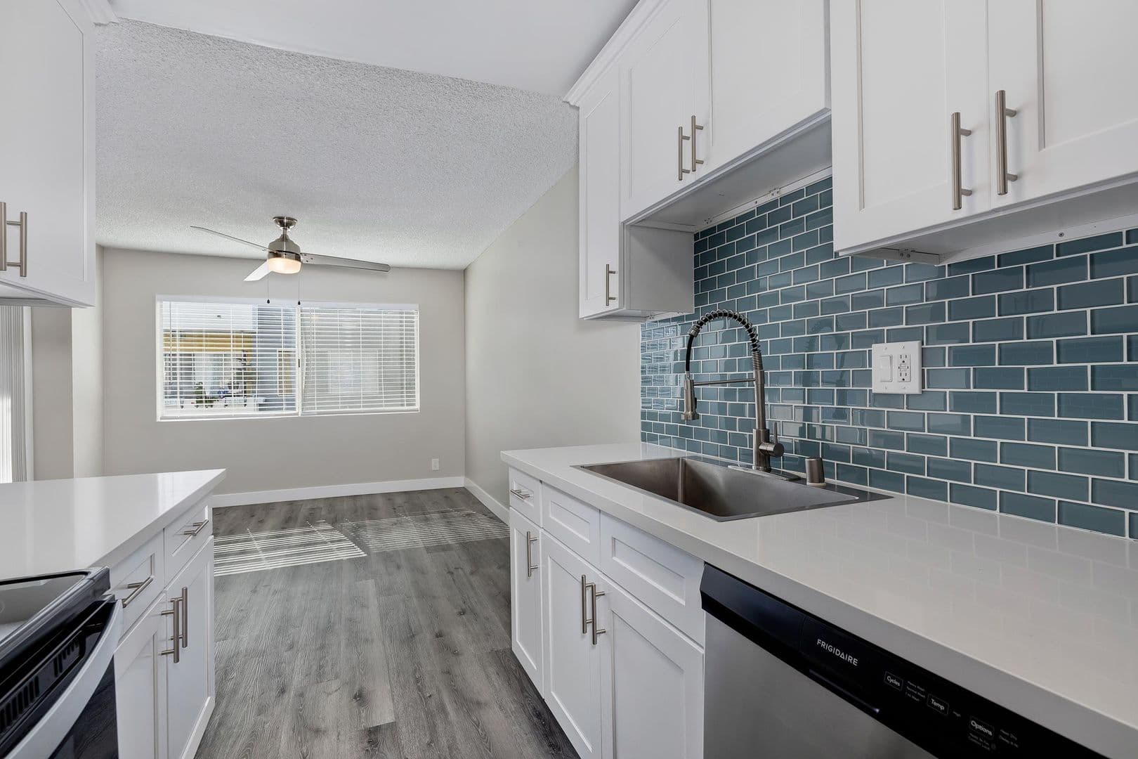 Sherman Oaks Apartment: 14320 Addison St.