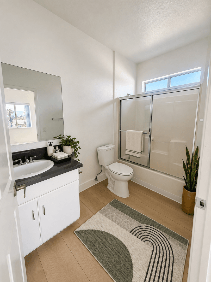 Van Nuys Apartment: 14431 Valerio Street