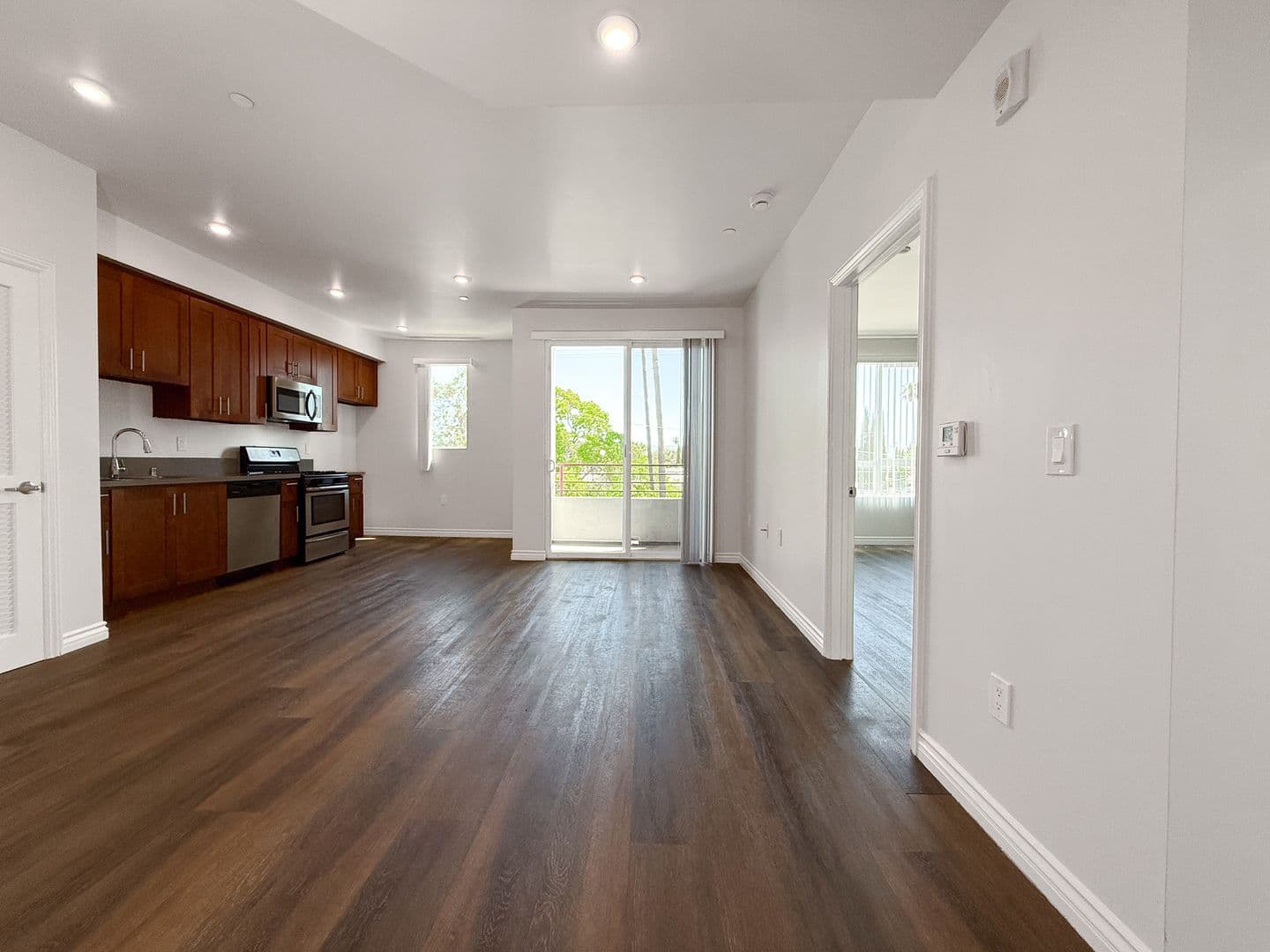 Reseda Apartment: 18711 Sherman Way