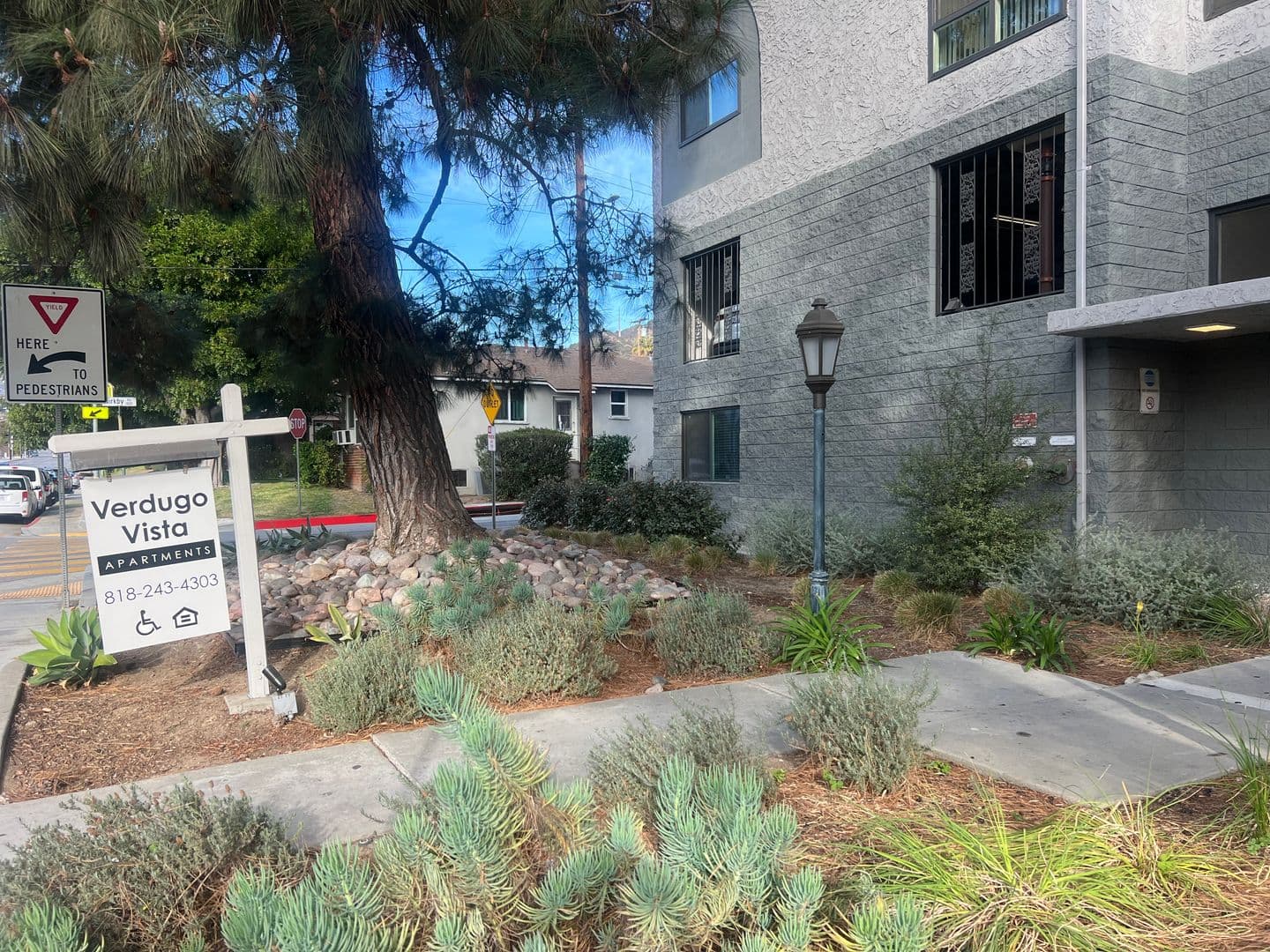 Glendale Apartment: 1636 N. Verdugo Rd.