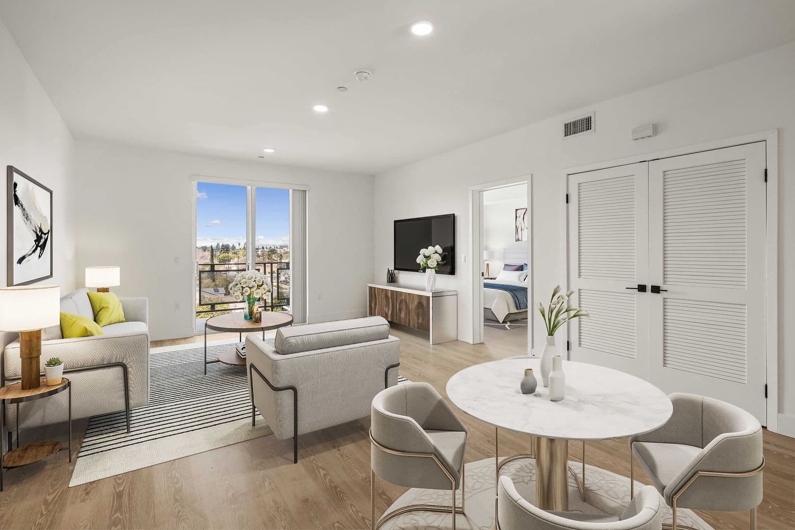 North Hollywood Apartment: 11714 Archwood Street