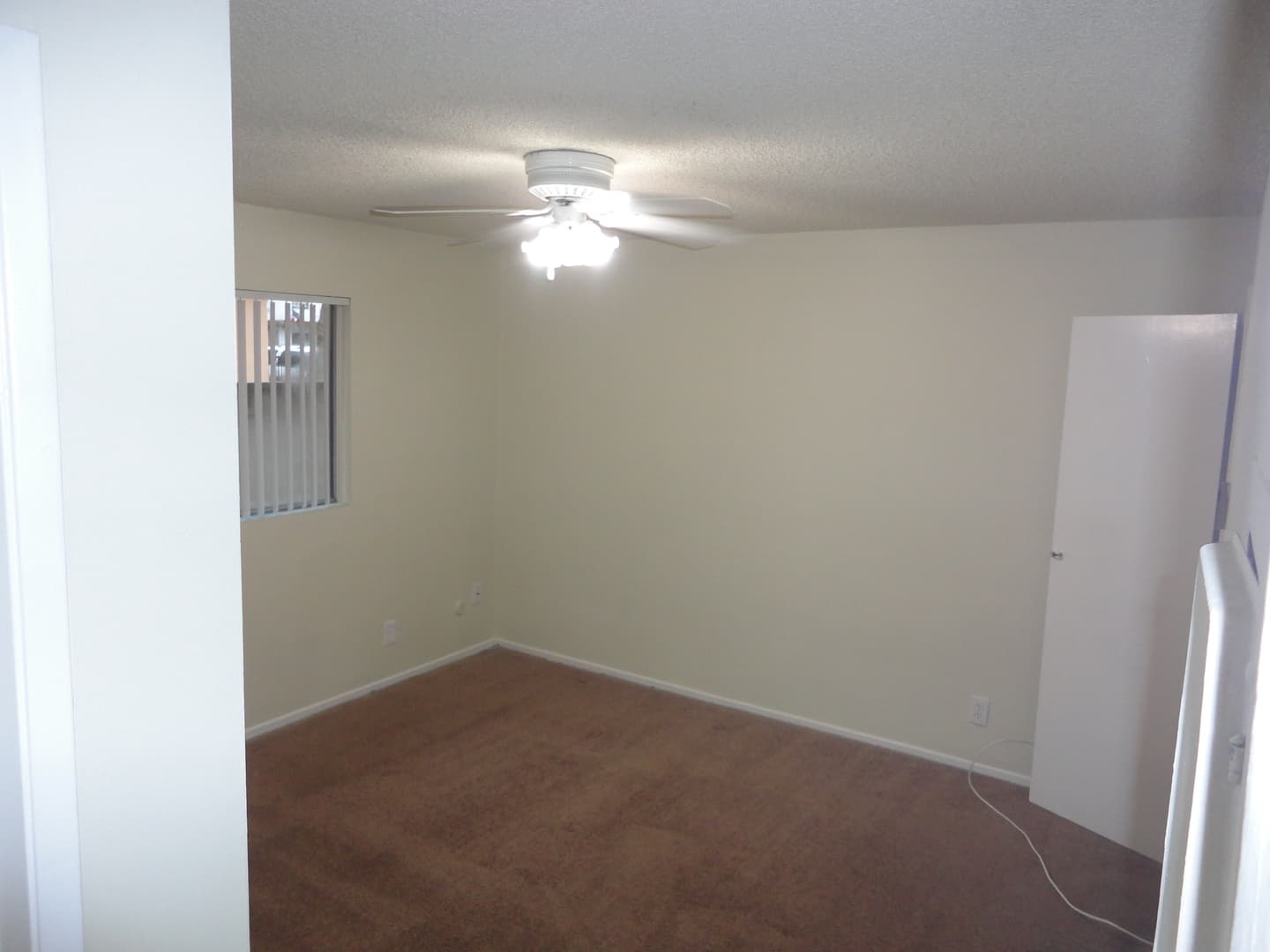 Van Nuys Apartment: 14744 Friar Street
