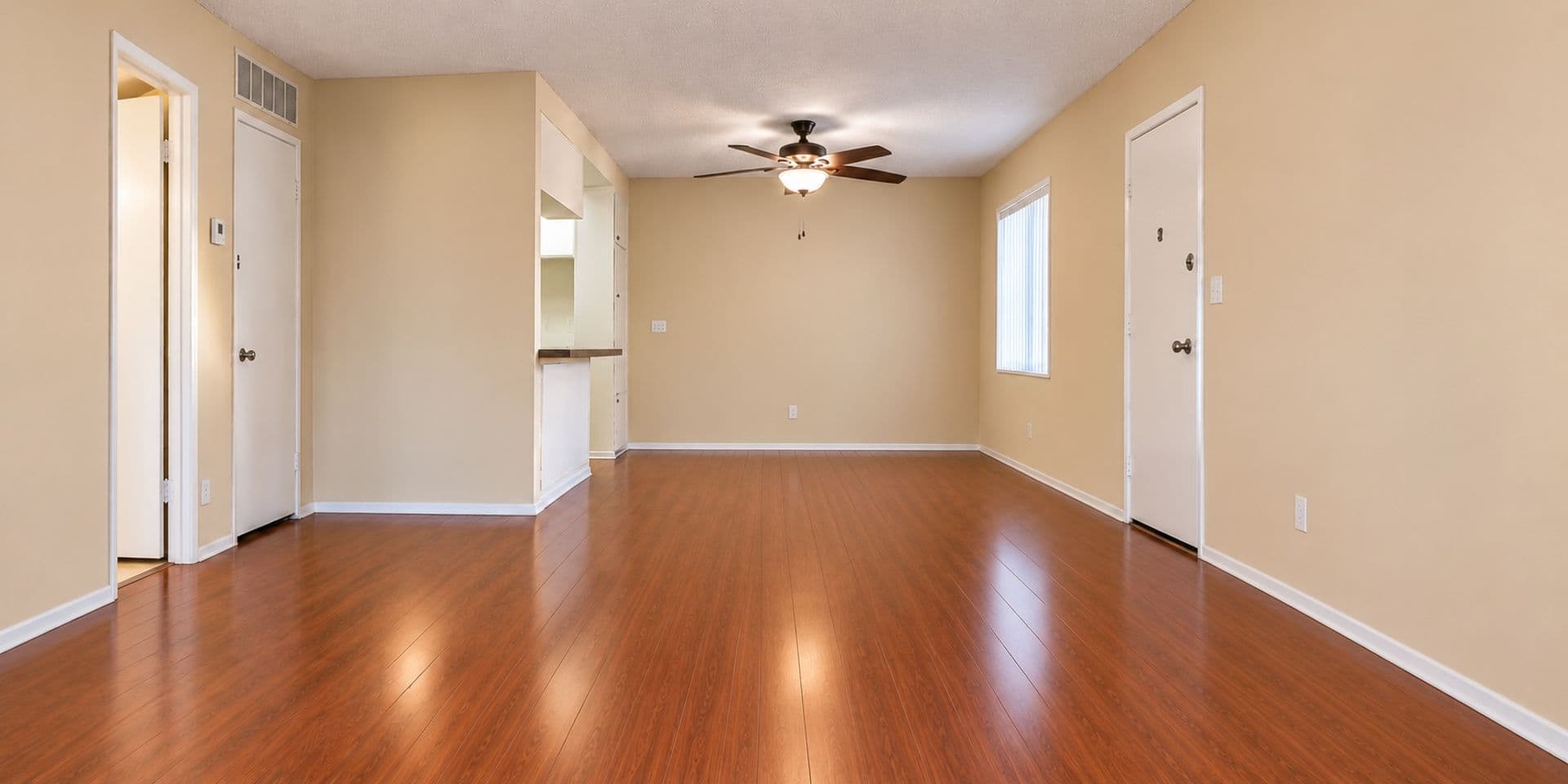 Van Nuys Apartment: 17339 Vanowen Street