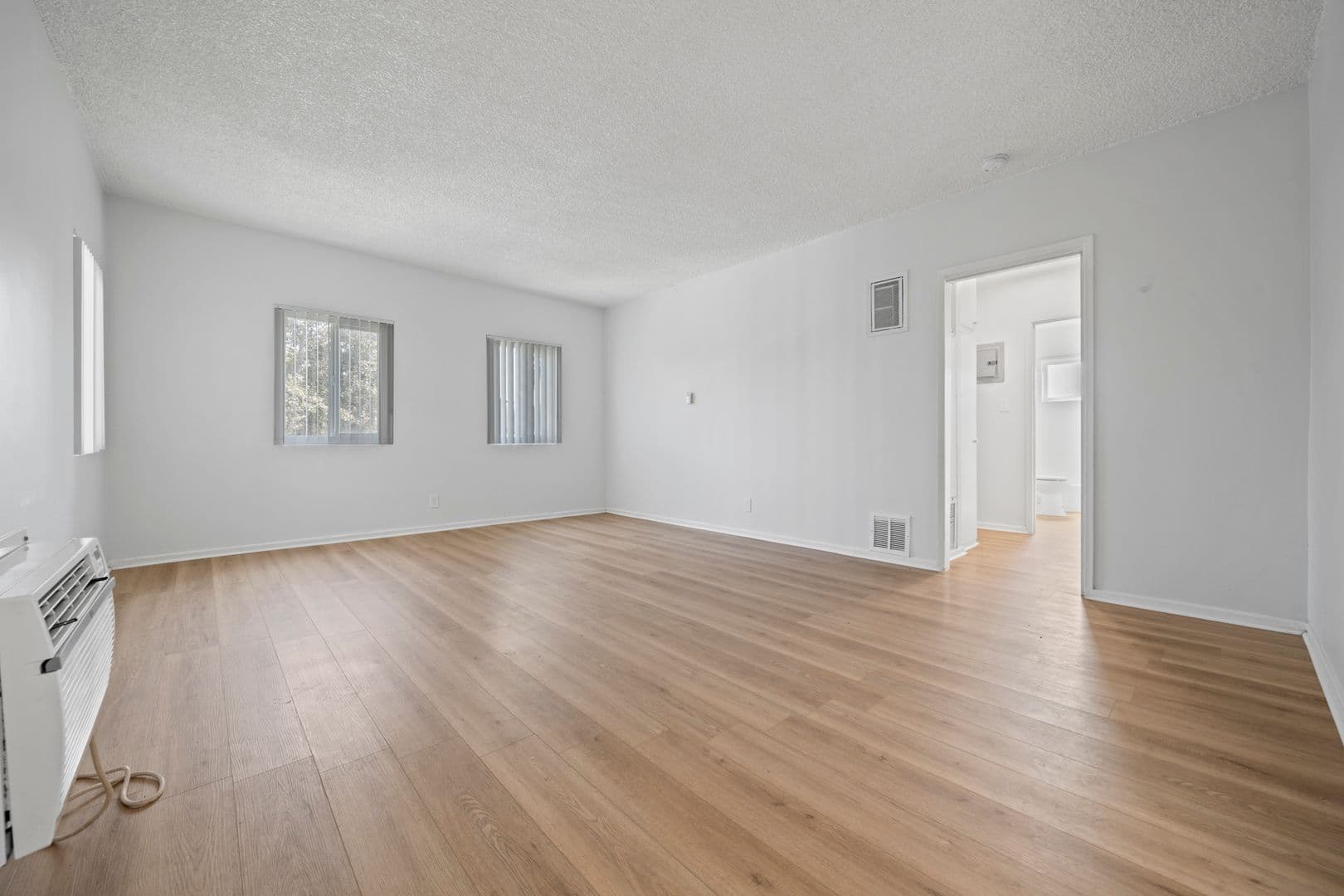Glendale Apartment: 317 Western Ave