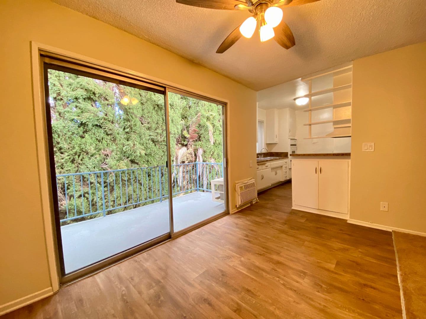 Northridge Apartment: 8830 Etiwanda Ave