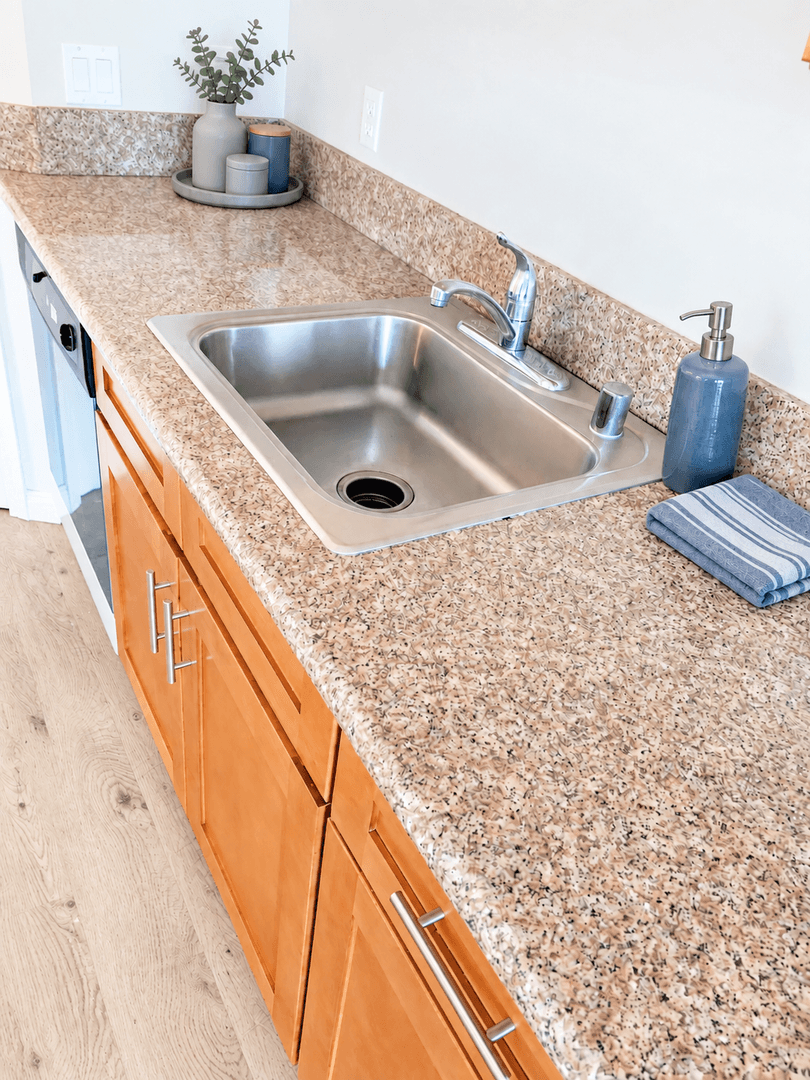 Van Nuys Apartment: 15313 Cabrito Rd