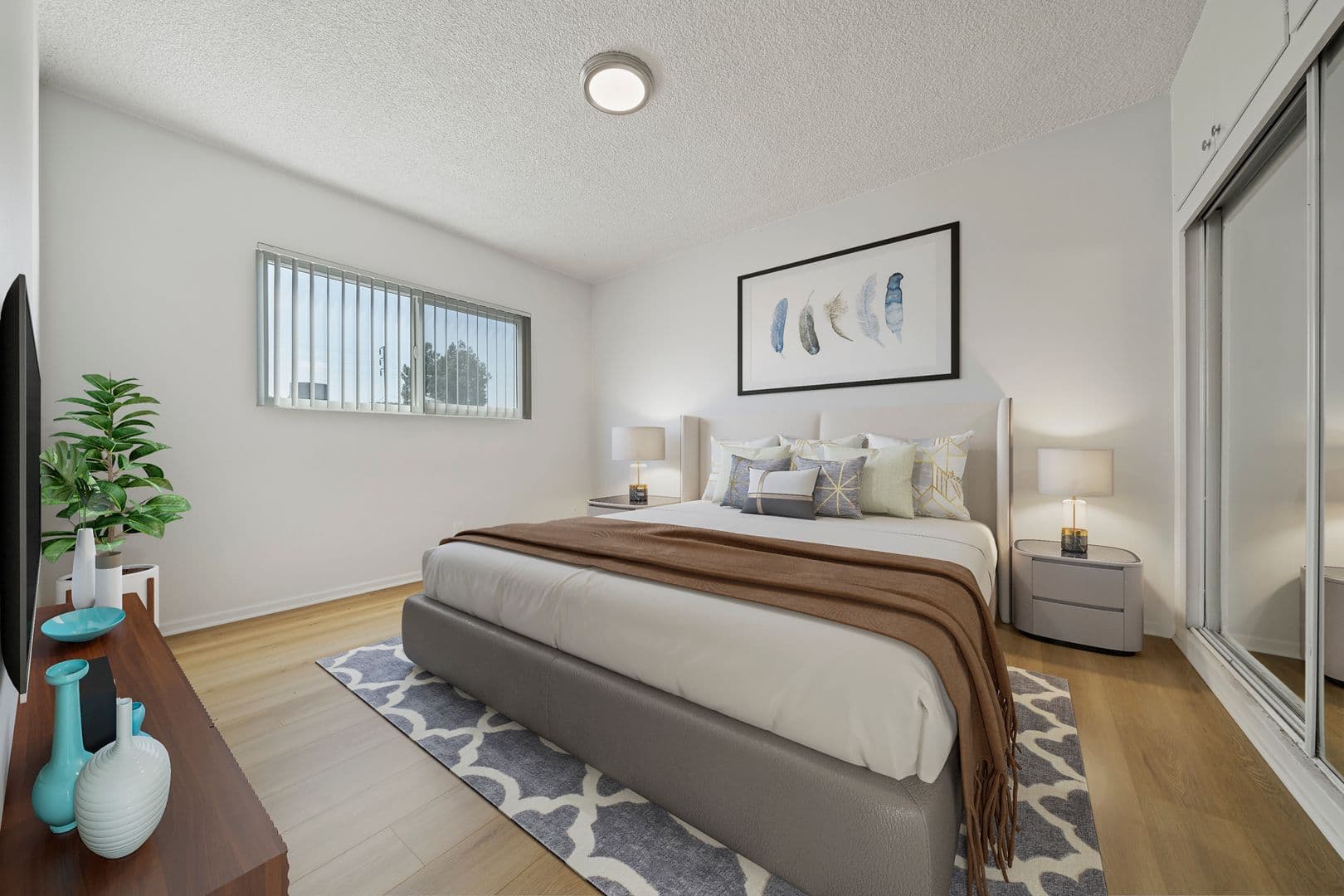 Glendale Apartment: 317 Western Ave
