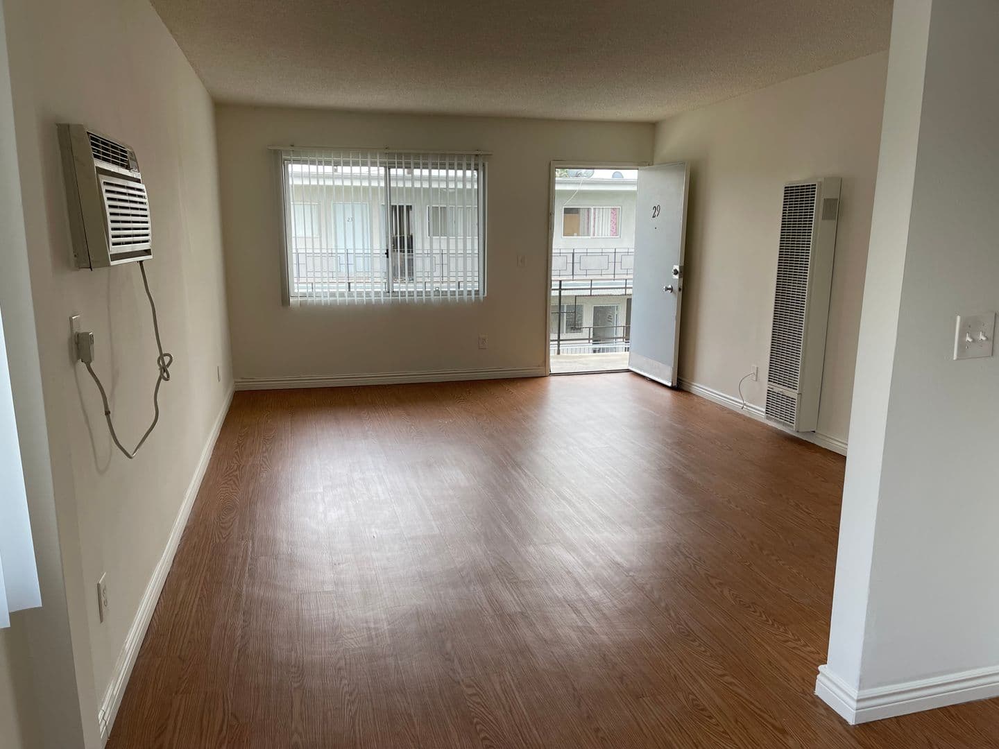 Granada Hills Apartment: 16914 Blackhawk Street