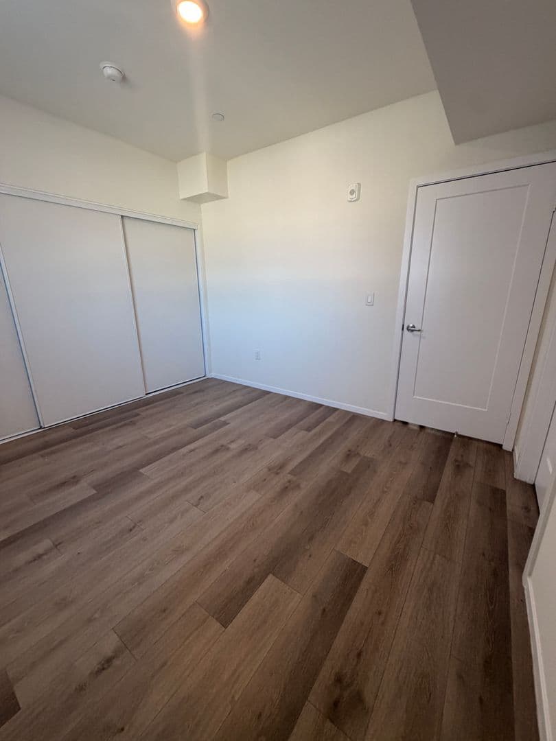 North Hills Apartment: 15528 Rayen Street