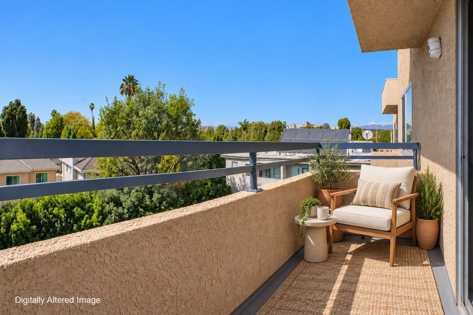 Van Nuys Apartment: 6205 Woodman Avenue