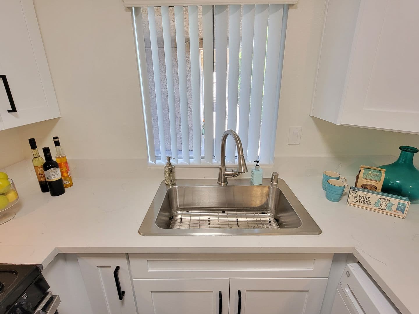 Northridge Apartment: 8808 Darby Ave.