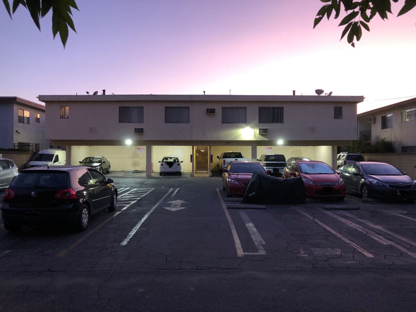 Canoga Park Apartment: 8360 Northgate Avenue