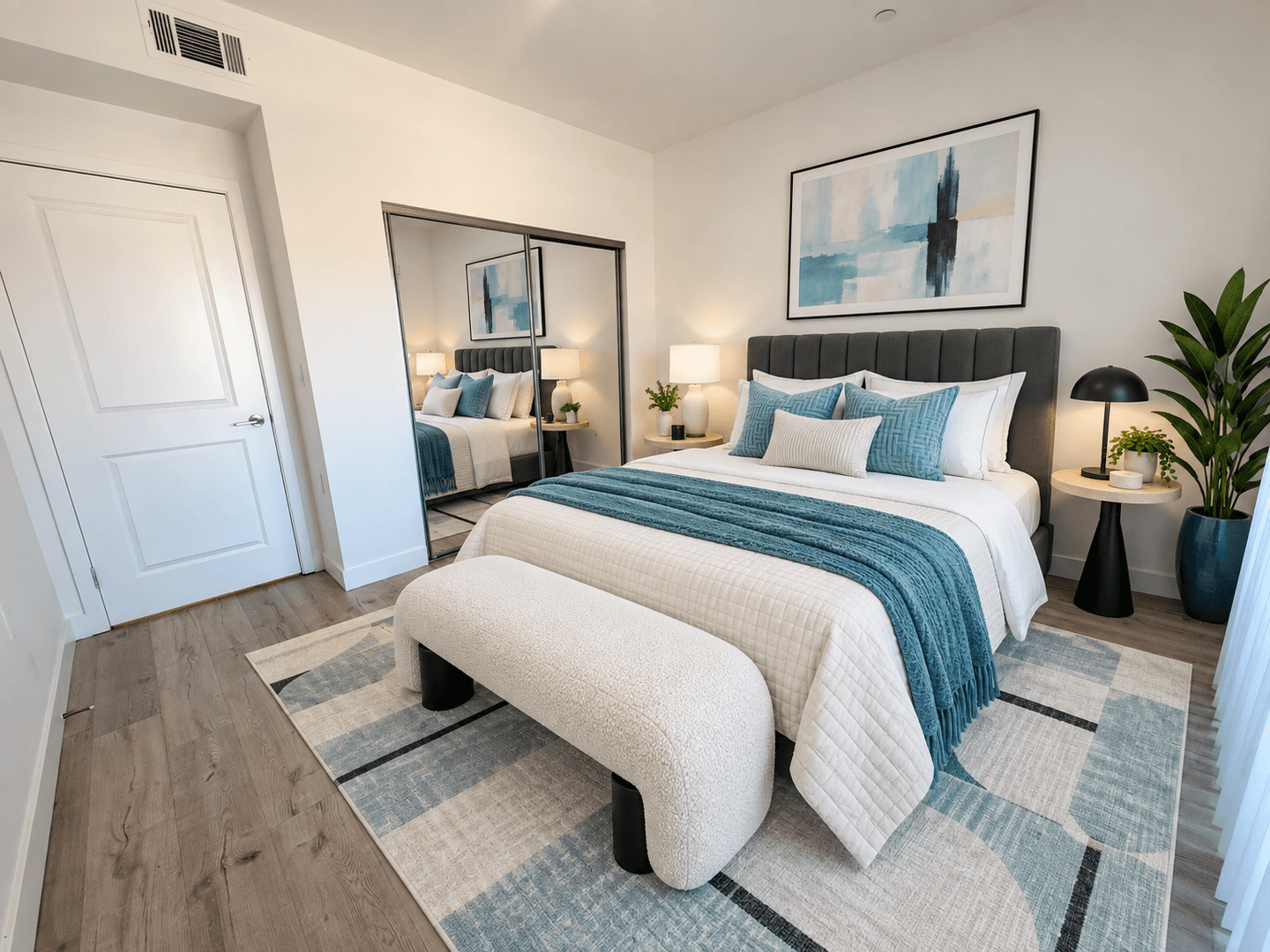 Panorama City Apartment: 14828 Rayen Street