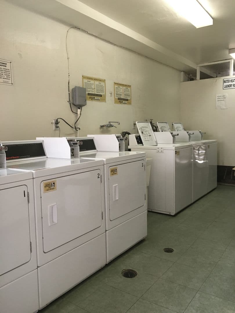 Van Nuys Apartment: 6611 Haskell  Avenue