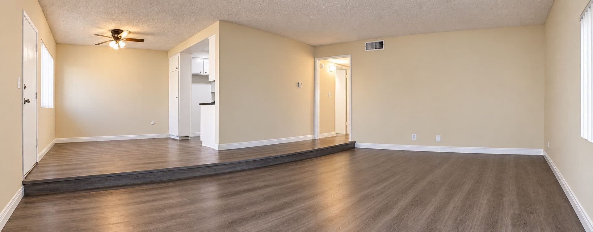 Van Nuys Apartment: 17339 Vanowen Street