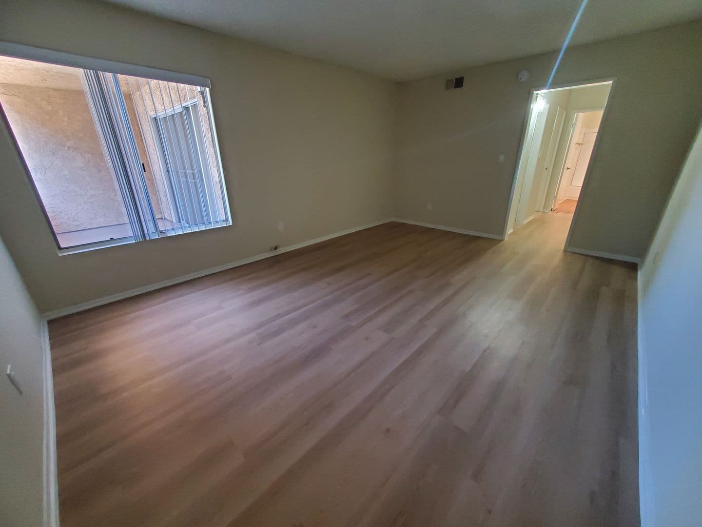 Valley Village Apartment: 12411 Magnolia Blvd