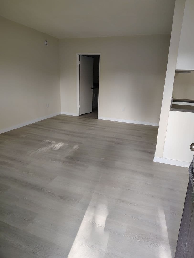 Van Nuys Apartment: 7057 Haskell Ave.